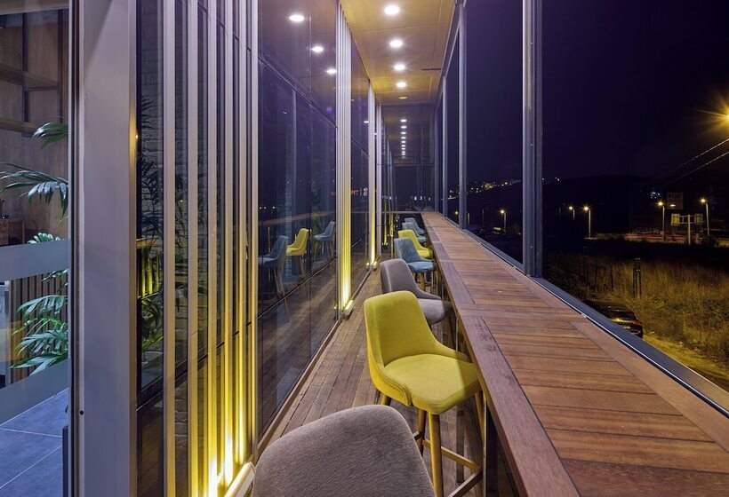 בית מלון כפרי Ibis Istanbul Airport