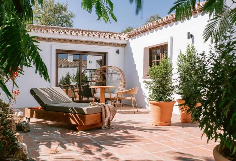 Отель San Roque Suites De Monda