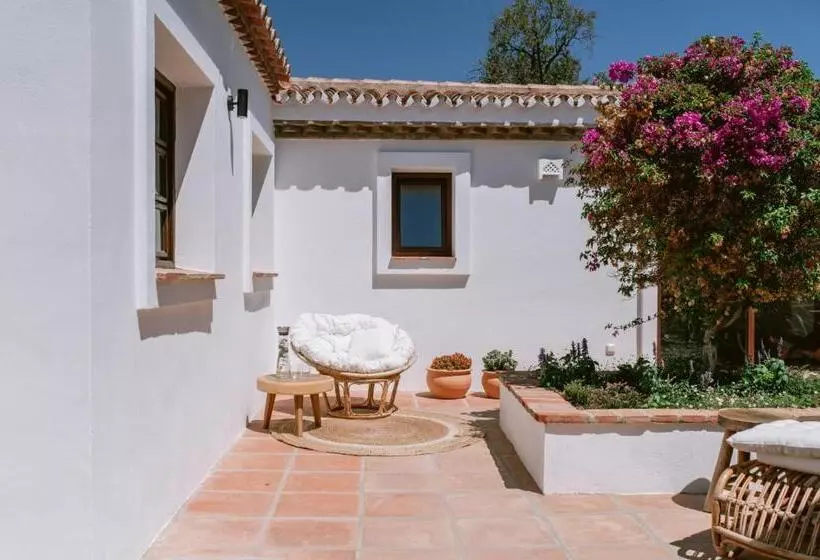 Hotelli San Roque Suites De Monda