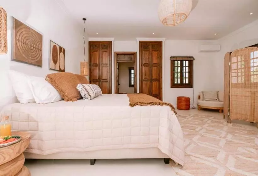 Hotelli San Roque Suites De Monda