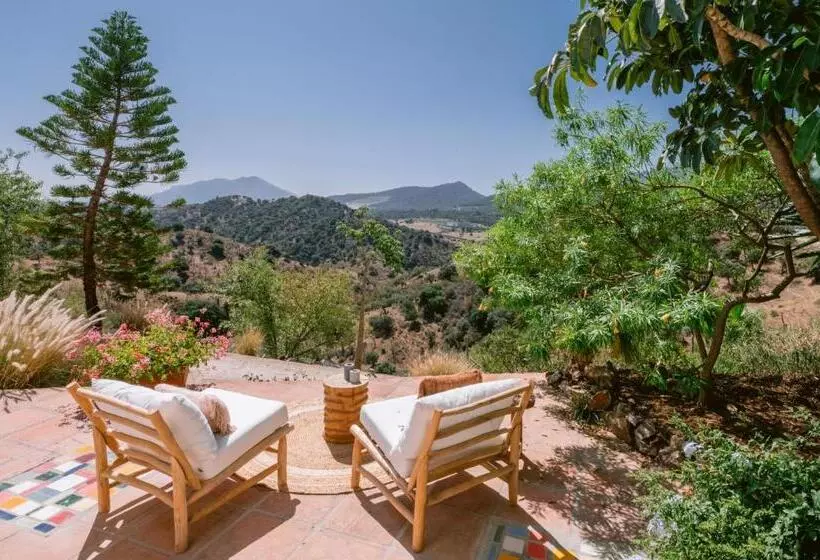 Hotelli San Roque Suites De Monda