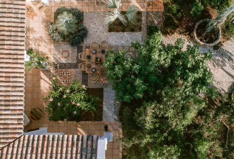 Hotelli San Roque Suites De Monda