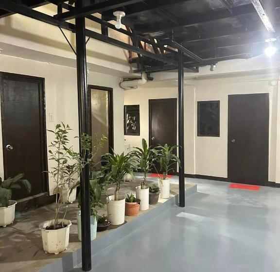 هاستل Little John S Town Inn