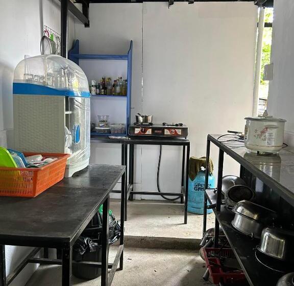 هاستل Little John S Town Inn