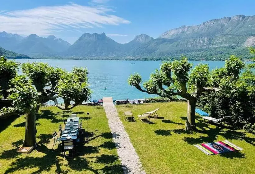 ベッドアンドブレックファースト Les Clapotis Chambres Pieds Dans L Eau Lac D Annecy