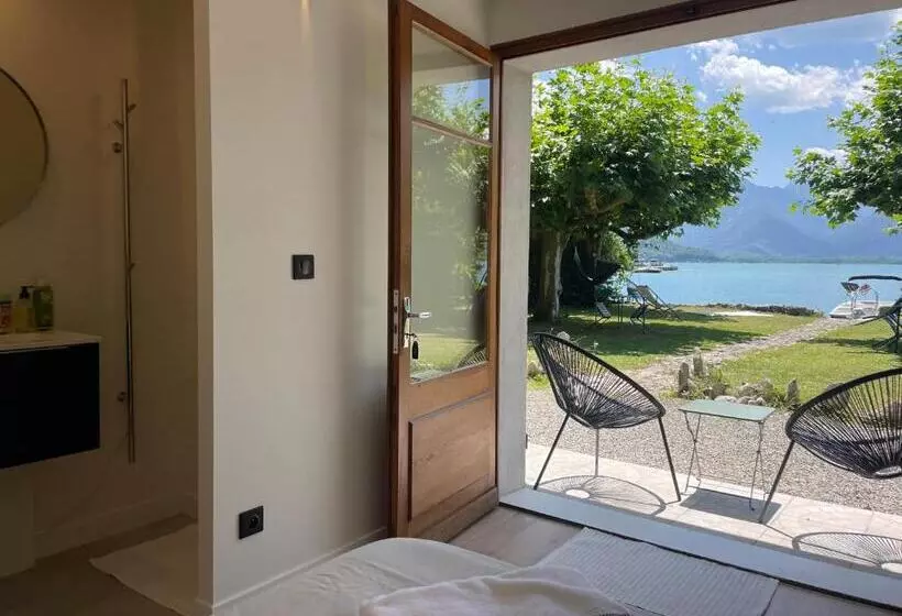 ベッドアンドブレックファースト Les Clapotis Chambres Pieds Dans L Eau Lac D Annecy