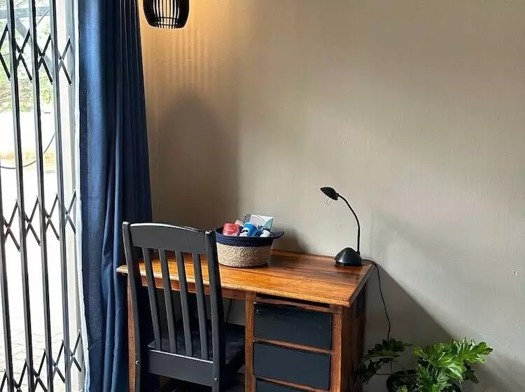 ベッドアンドブレックファースト Seven Olives