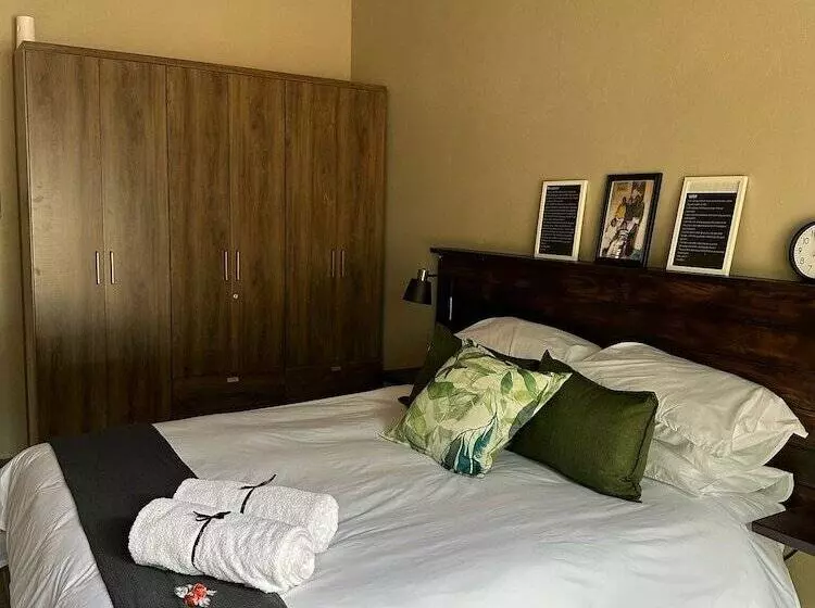 ベッドアンドブレックファースト Seven Olives