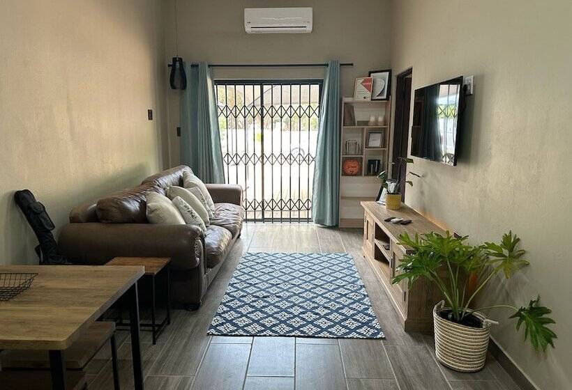 ベッドアンドブレックファースト Seven Olives