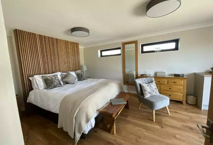 ベッドアンドブレックファースト The Garden Room At Amelia Cottage