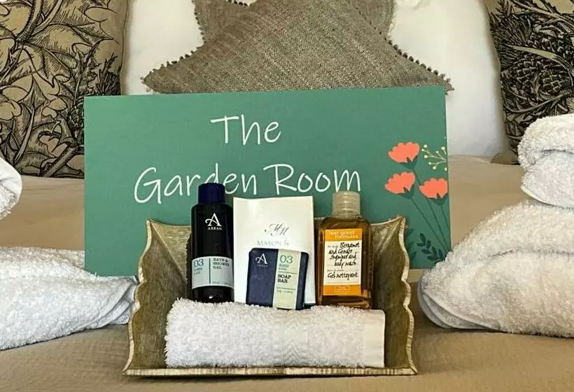 ベッドアンドブレックファースト The Garden Room At Amelia Cottage