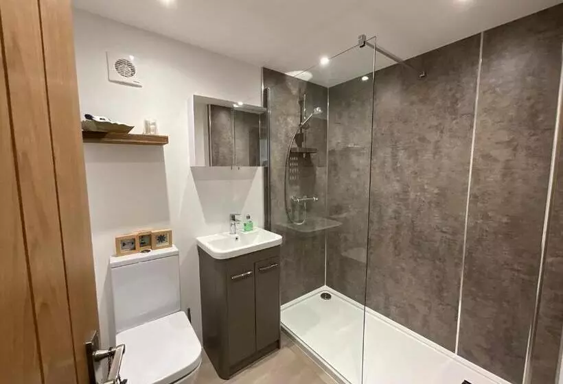 ベッドアンドブレックファースト The Garden Room At Amelia Cottage