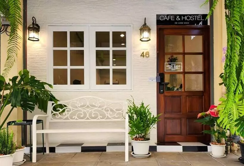 Noir Cafe And Hostel Chinatown Bangkok