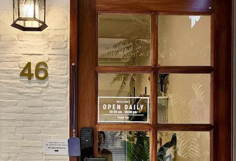 Noir Cafe And Hostel Chinatown Bangkok