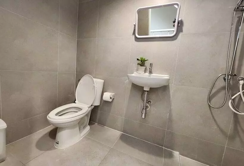 Noir Cafe And Hostel Chinatown Bangkok