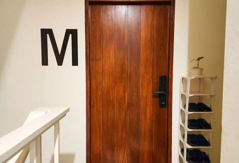 Noir Cafe And Hostel Chinatown Bangkok