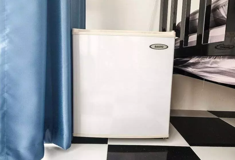 Noir Cafe And Hostel Chinatown Bangkok