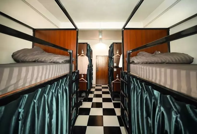 Noir Cafe And Hostel Chinatown Bangkok