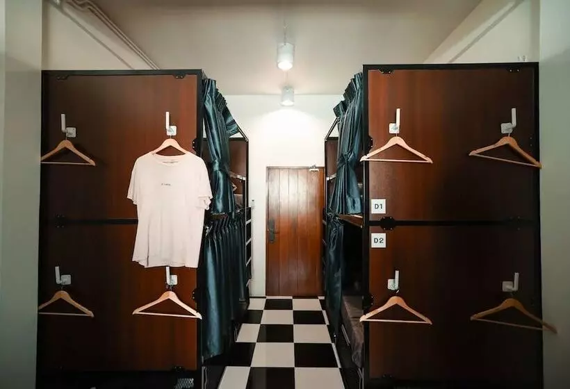 Noir Cafe And Hostel Chinatown Bangkok