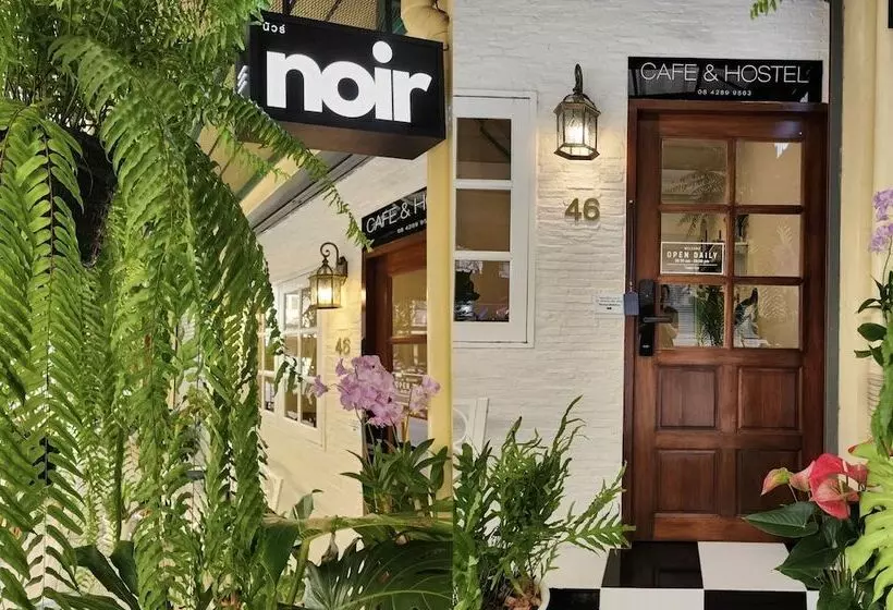 Noir Cafe And Hostel Chinatown Bangkok
