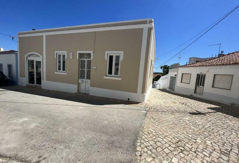 تختخواب و صبحانه Guesthouse Casa Felicia