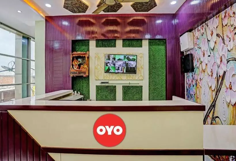 ホテル Oyo Flagship 81471 Vv