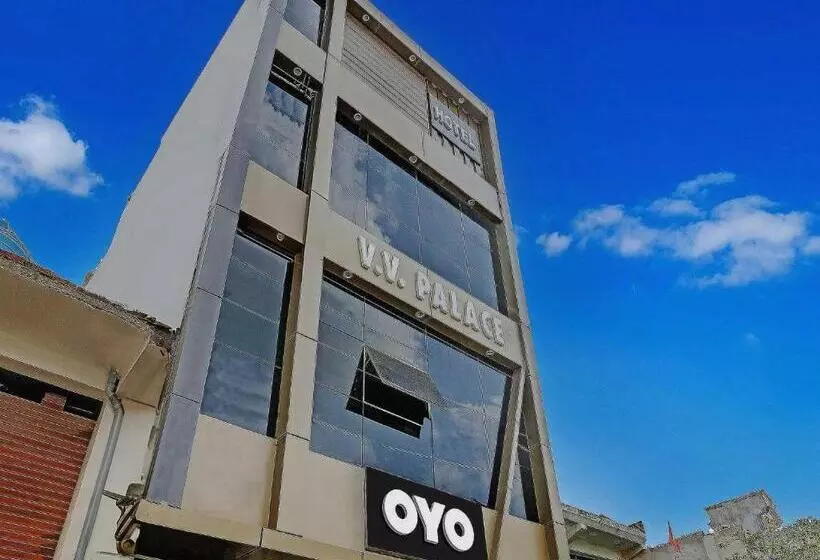 ホテル Oyo Flagship 81471 Vv
