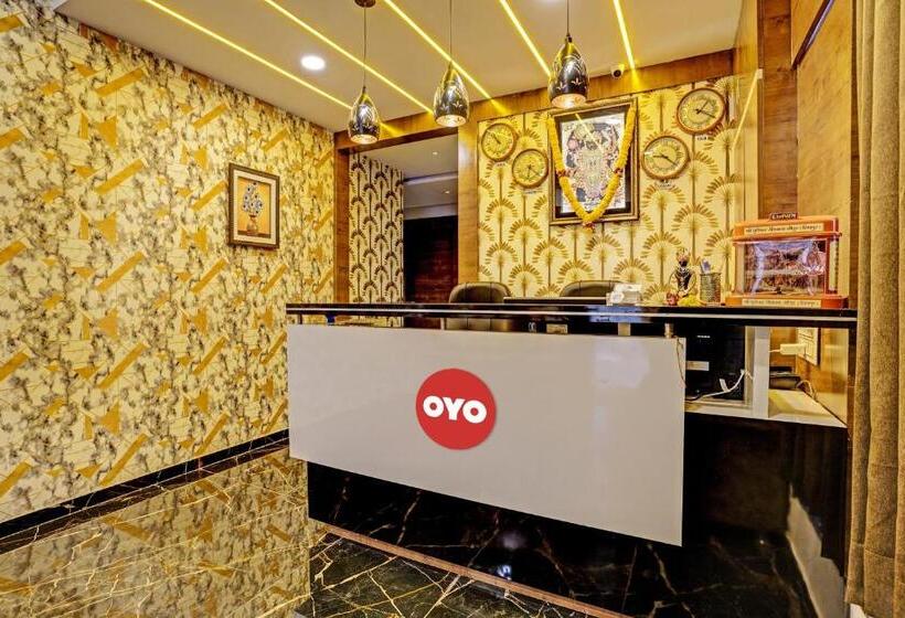 Oyo Flagship 81482 Hotel Rr