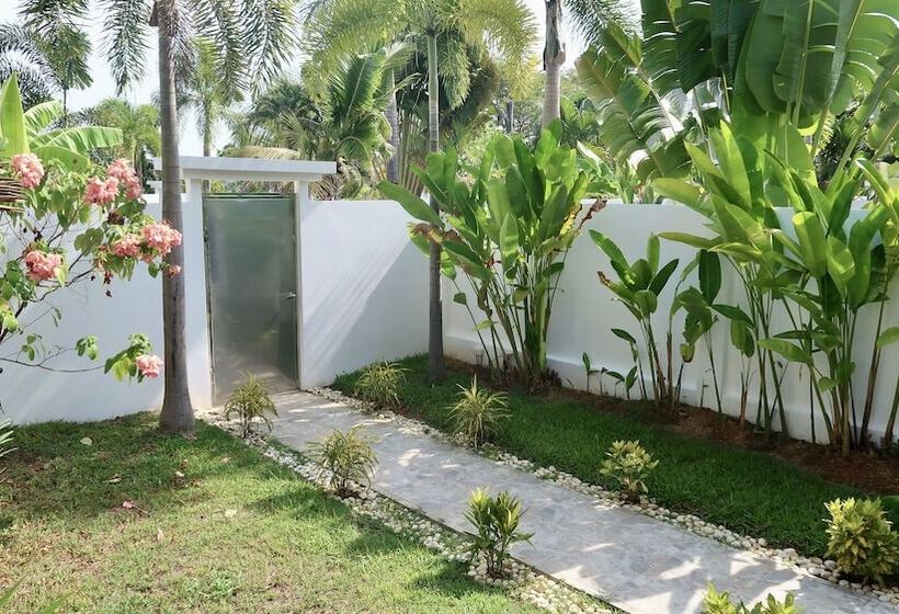 פנסיון Jasmine Village