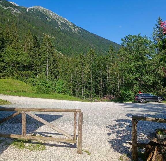 هاستل Valvasorjev Dom Pod Stolom