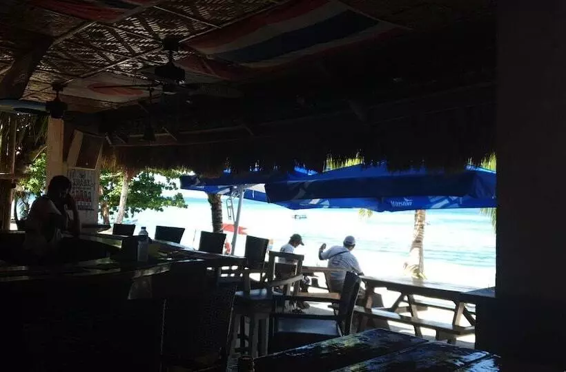 Birdwatchers Beachfront Hotel Panglao