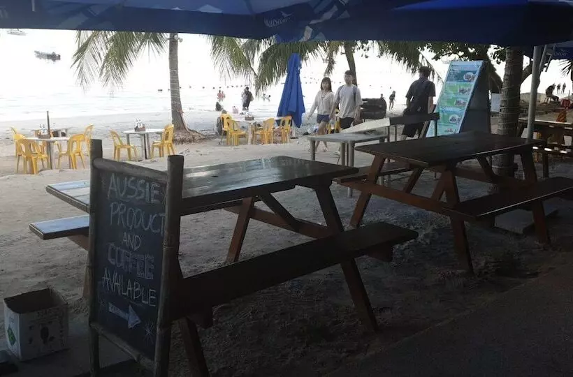 Birdwatchers Beachfront Hotel Panglao