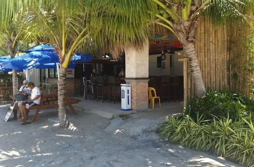 Birdwatchers Beachfront Hotel Panglao