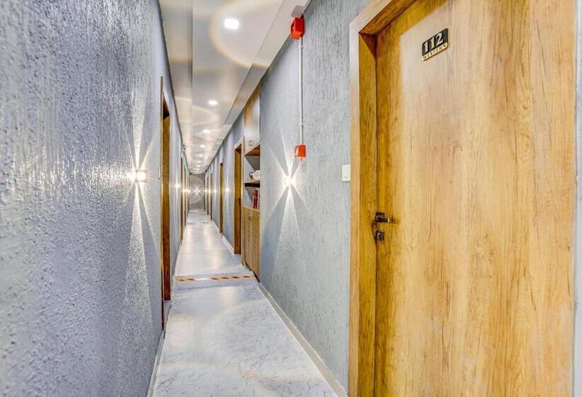 בית מלון כפרי Super Collection O Adajan Near Western Business Hub