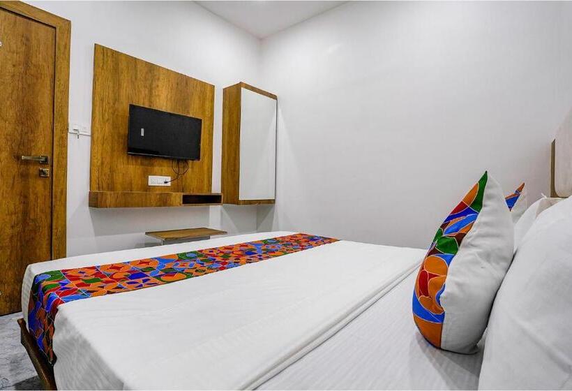 בית מלון כפרי Super Collection O Adajan Near Western Business Hub