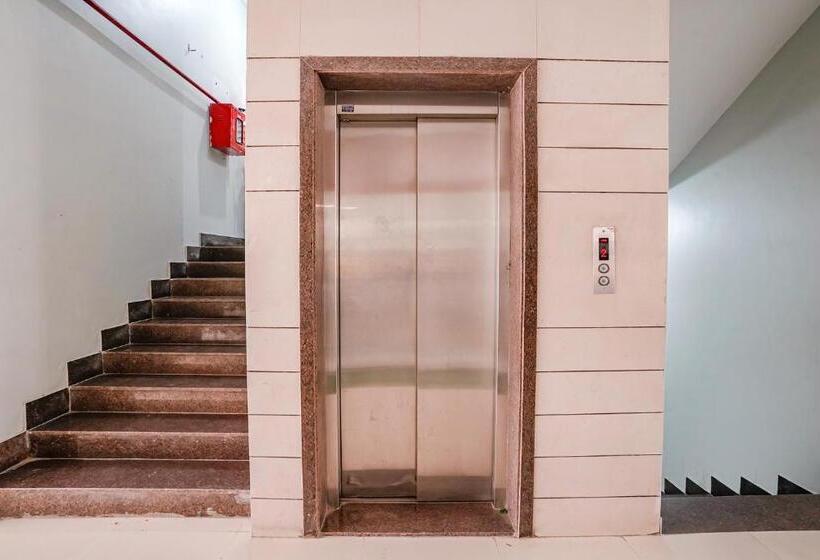 בית מלון כפרי Super Collection O Adajan Near Western Business Hub