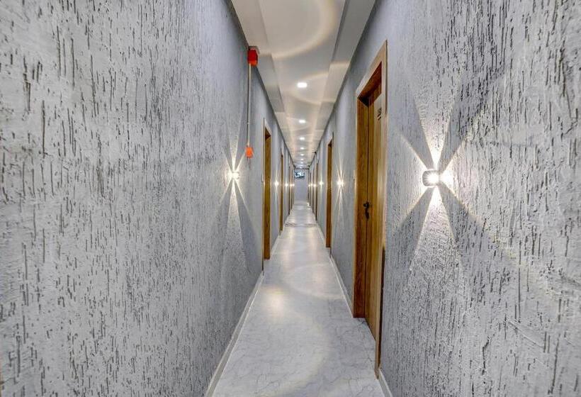 בית מלון כפרי Super Collection O Adajan Near Western Business Hub