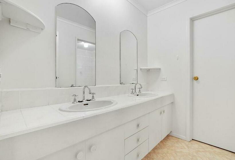 פנסיון Pavilion Paradise