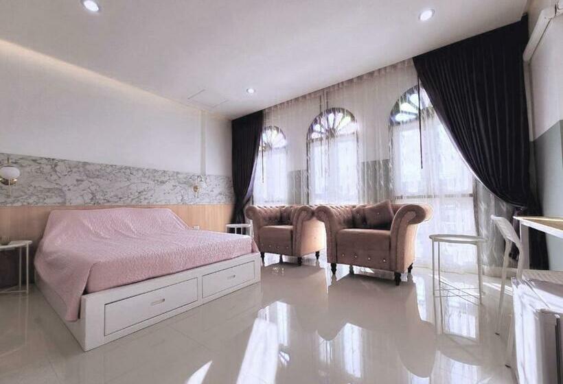 פנסיון Pphouse Boutique House Phuket Town