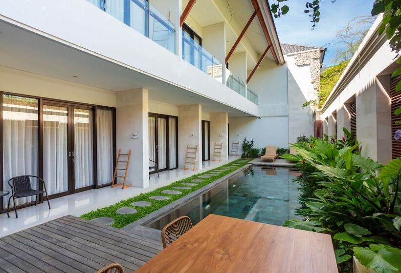 هتل Cove Ransha Stay