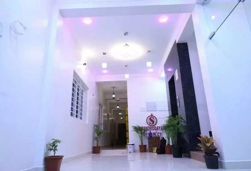 Retkeilymaja Chandrodayam Residency