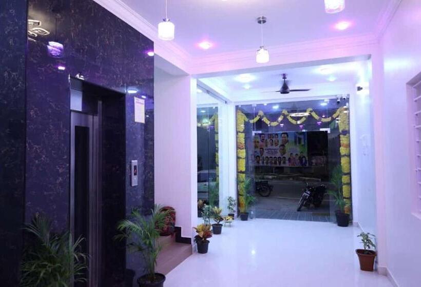 הוסטל Chandrodayam Residency