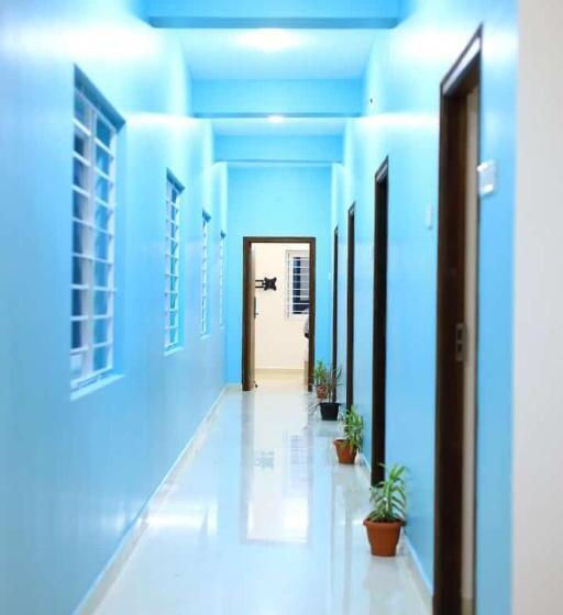 הוסטל Chandrodayam Residency