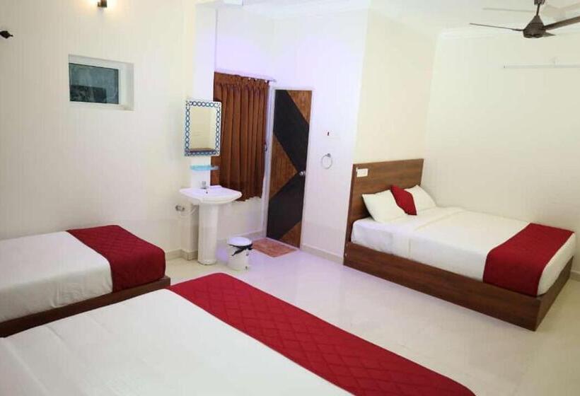 הוסטל Chandrodayam Residency