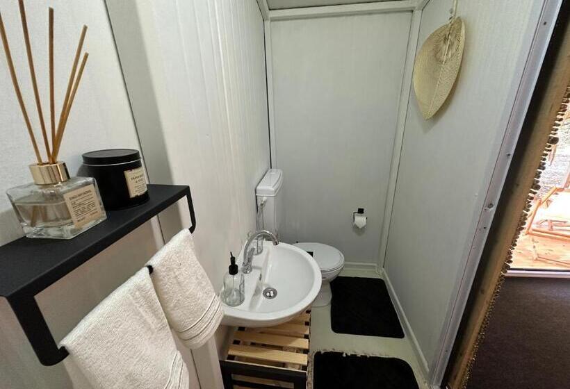 تختخواب و صبحانه Alpinia Houses&garden