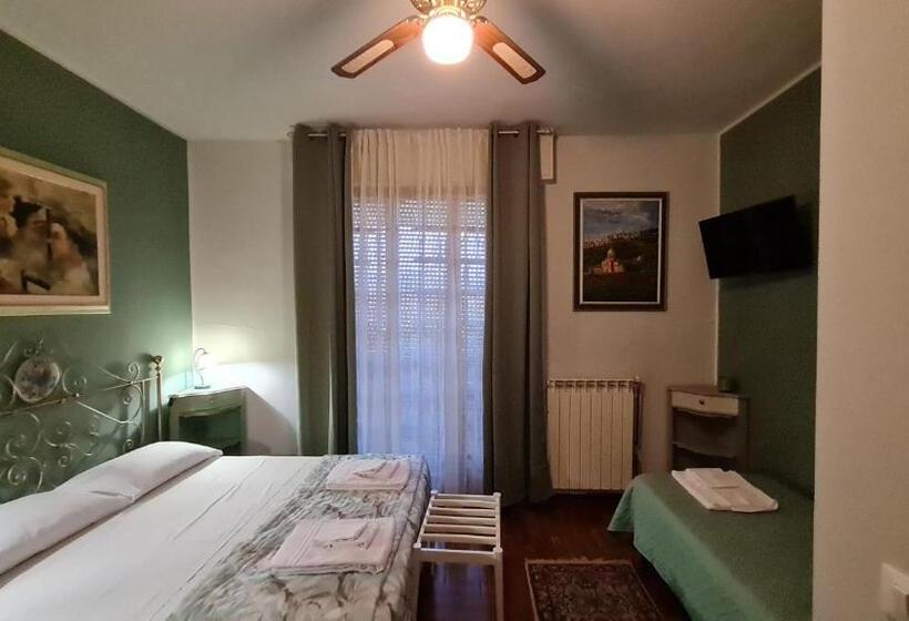 تختخواب و صبحانه Sopra Le Poste