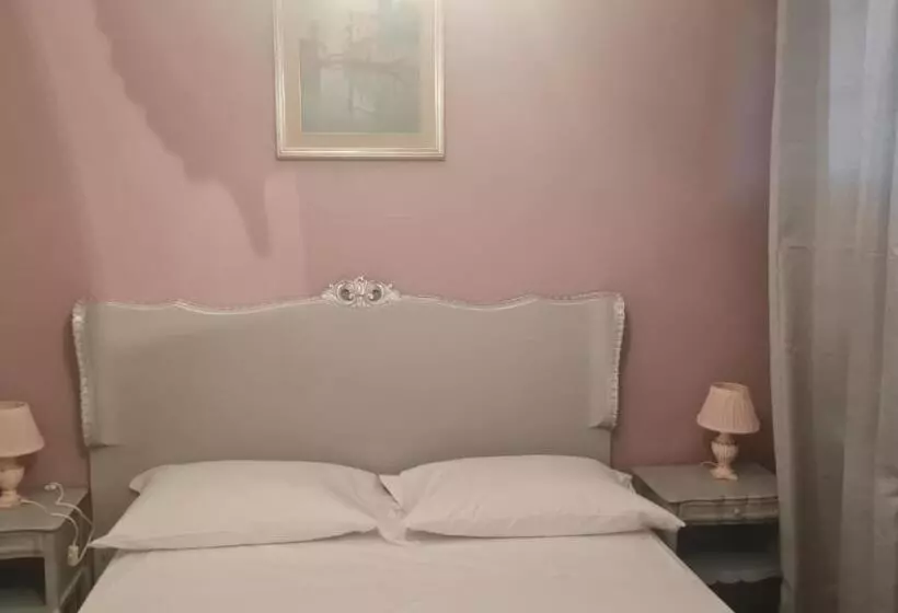 تختخواب و صبحانه Sopra Le Poste