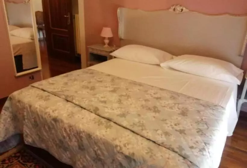 تختخواب و صبحانه Sopra Le Poste