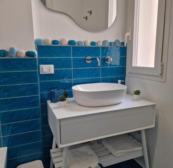 Bed and Breakfast The Waves