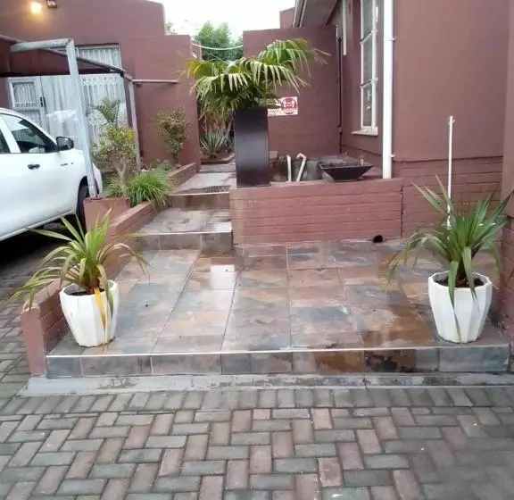 Majatalo Liyoli Guesthouse